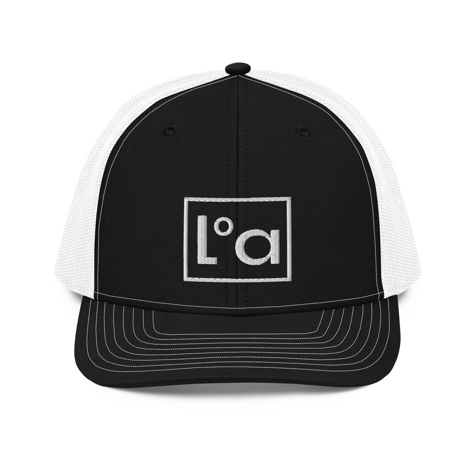 LOA SQUARE Trucker Cap